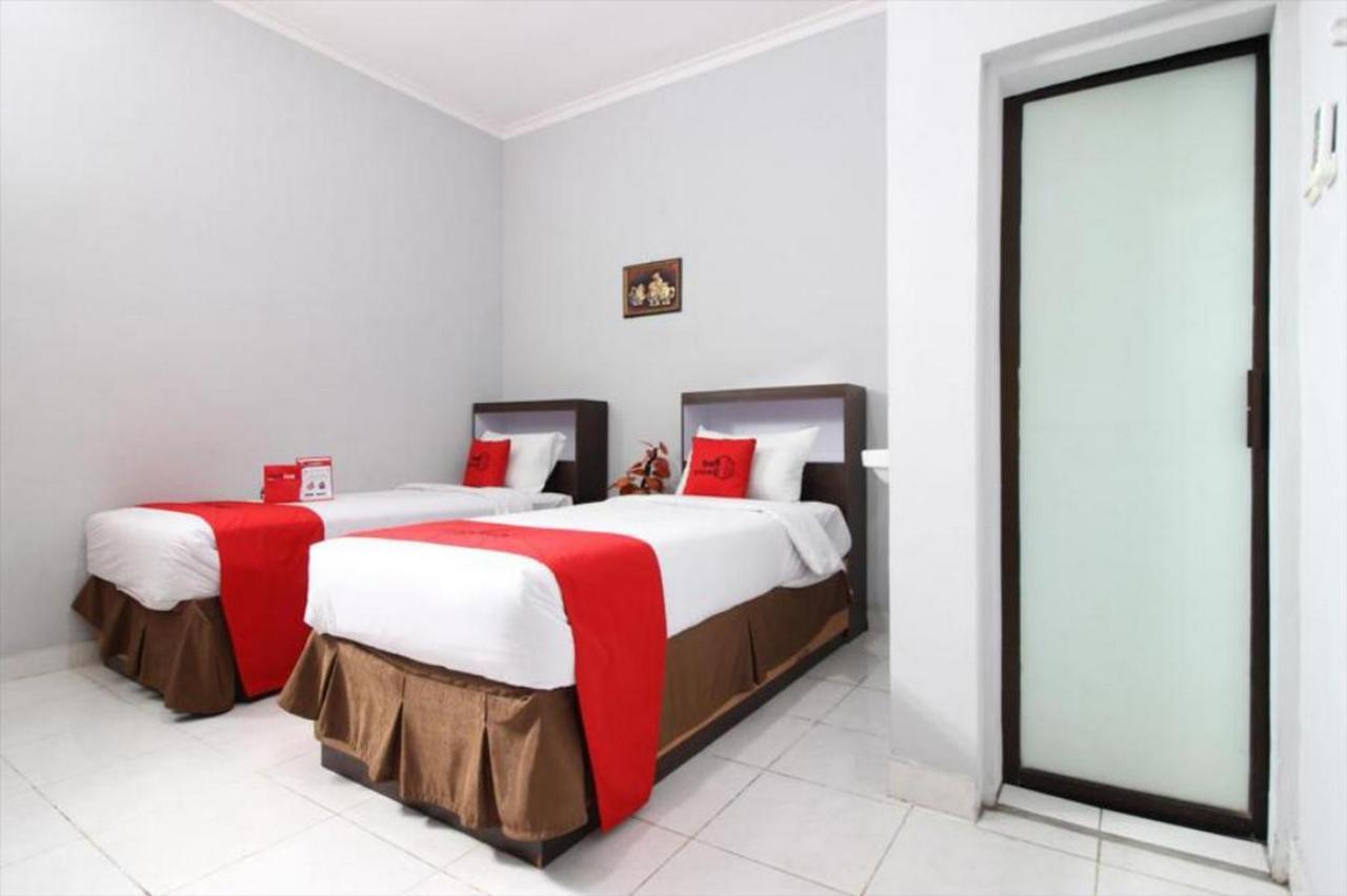 Reddoorz Plus @ Hotel Star 88 Jogjacarta Exterior foto